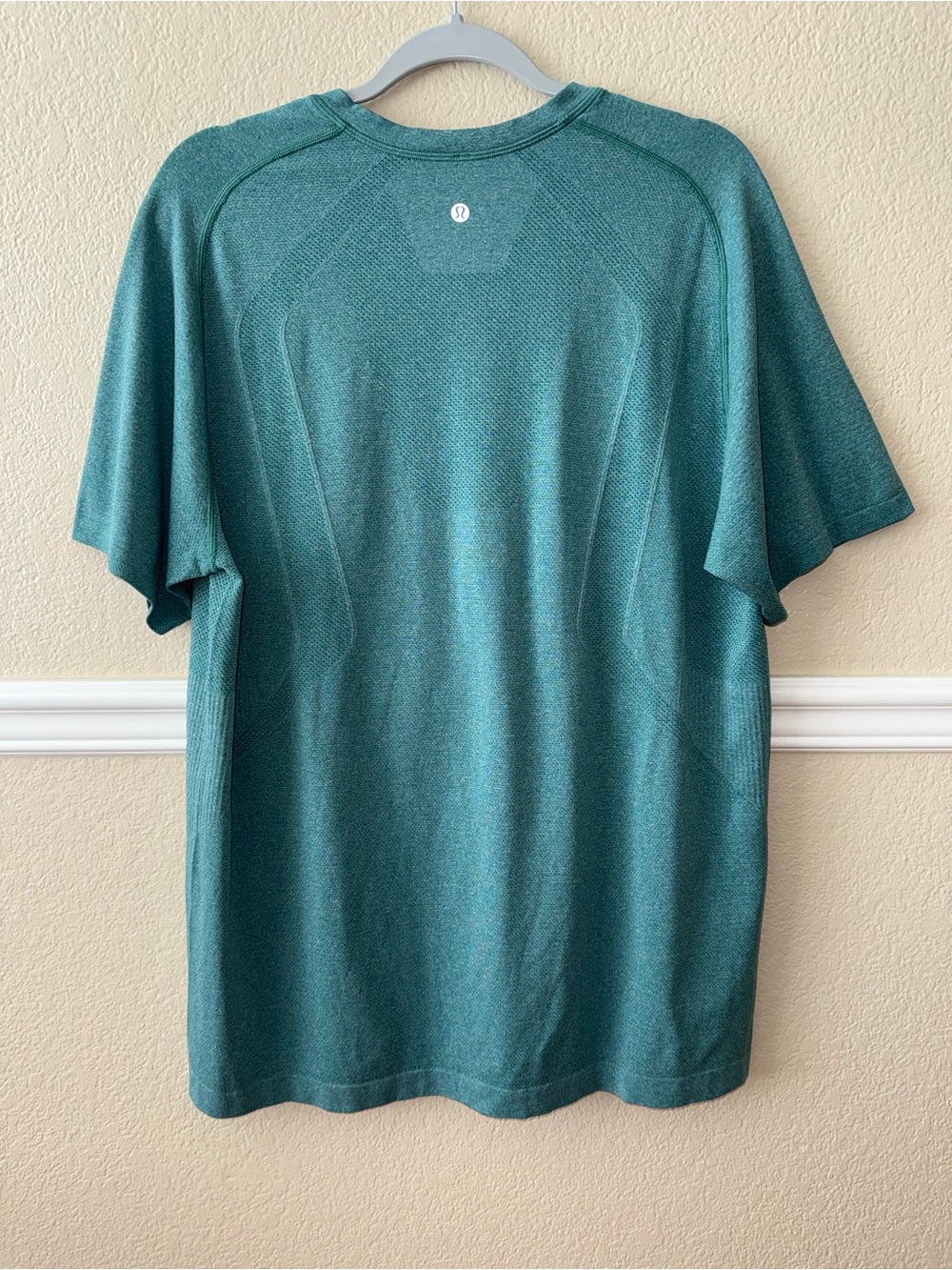 LIKE NEW Lululemon Metal Vent Tech Short Sleeve Shirt Workout Teal Blue Men’s XL